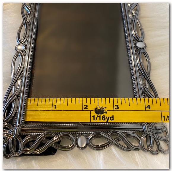 Picture Frame - Elsa L Inc. - Picture 2 of 5